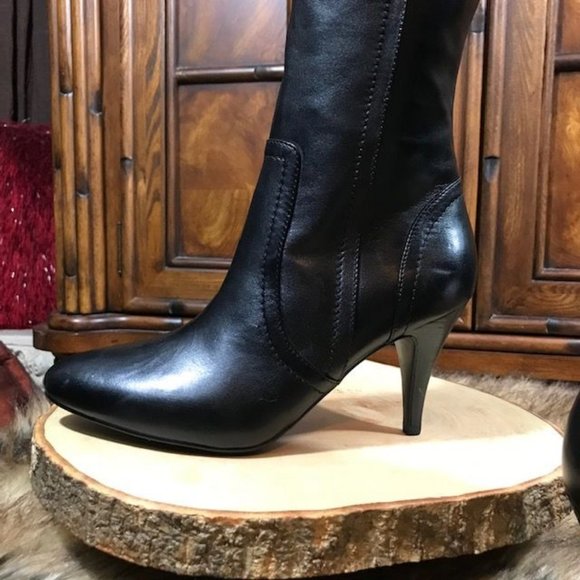 Guess Genuine Leather Leopard Faux Fur Knee High/Over the Knee Logo Ring Boot - Picture 9 of 16